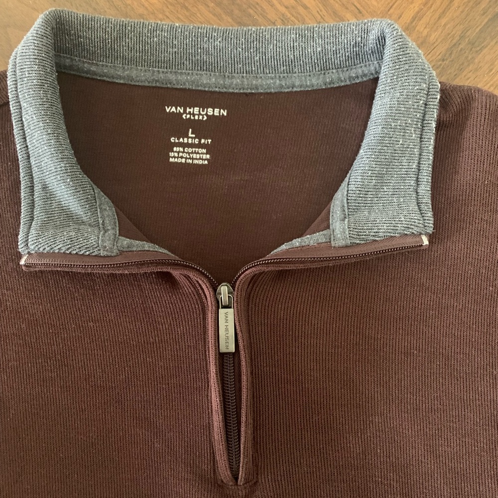 Van Heusen, Quarter Zip Sweater. Classic Fit